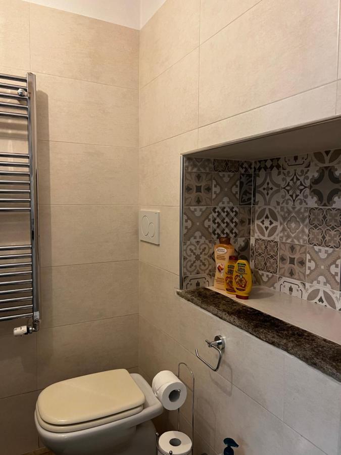 Apartamento Regina Milano In Porta Romana 2 - Sky Tv, Wifi E Breakfast Box Exterior foto
