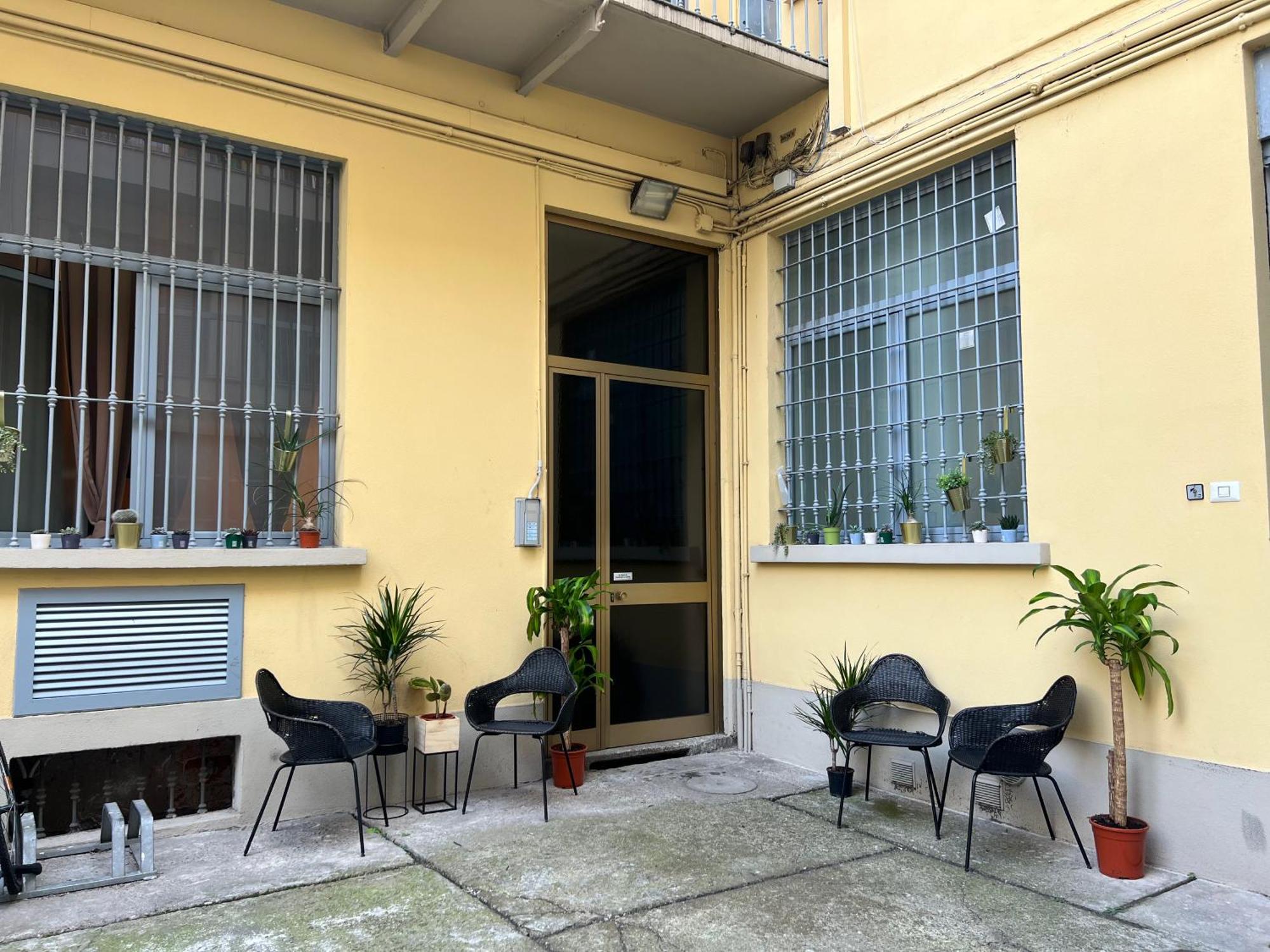 Apartamento Regina Milano In Porta Romana 2 - Sky Tv, Wifi E Breakfast Box Exterior foto